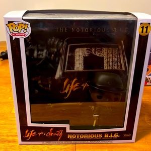 Funko Pop Notorious Big #11 glass case mint condition sealed never been opened